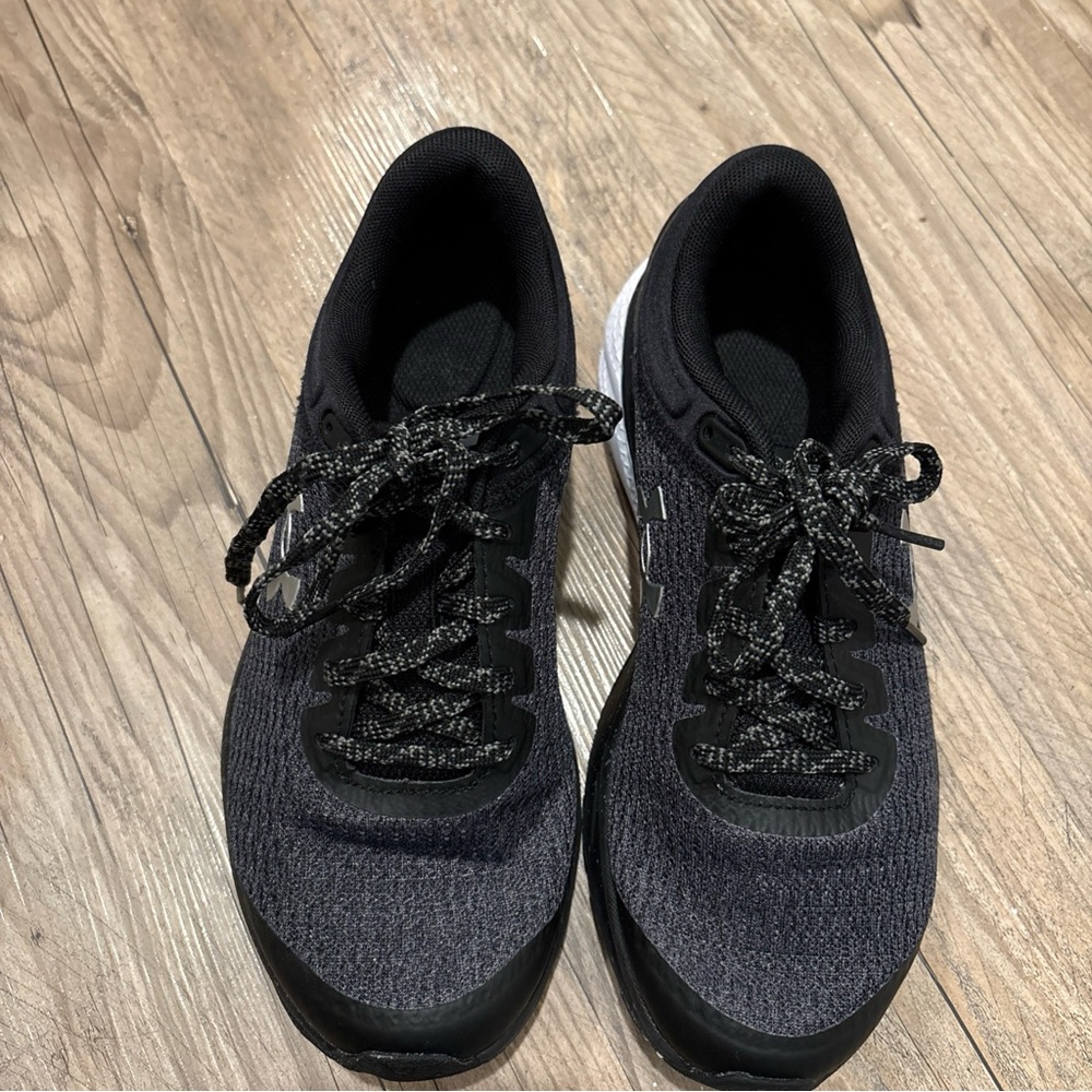 Under Armour Black Athletic Shoes - Picture 4 of 7